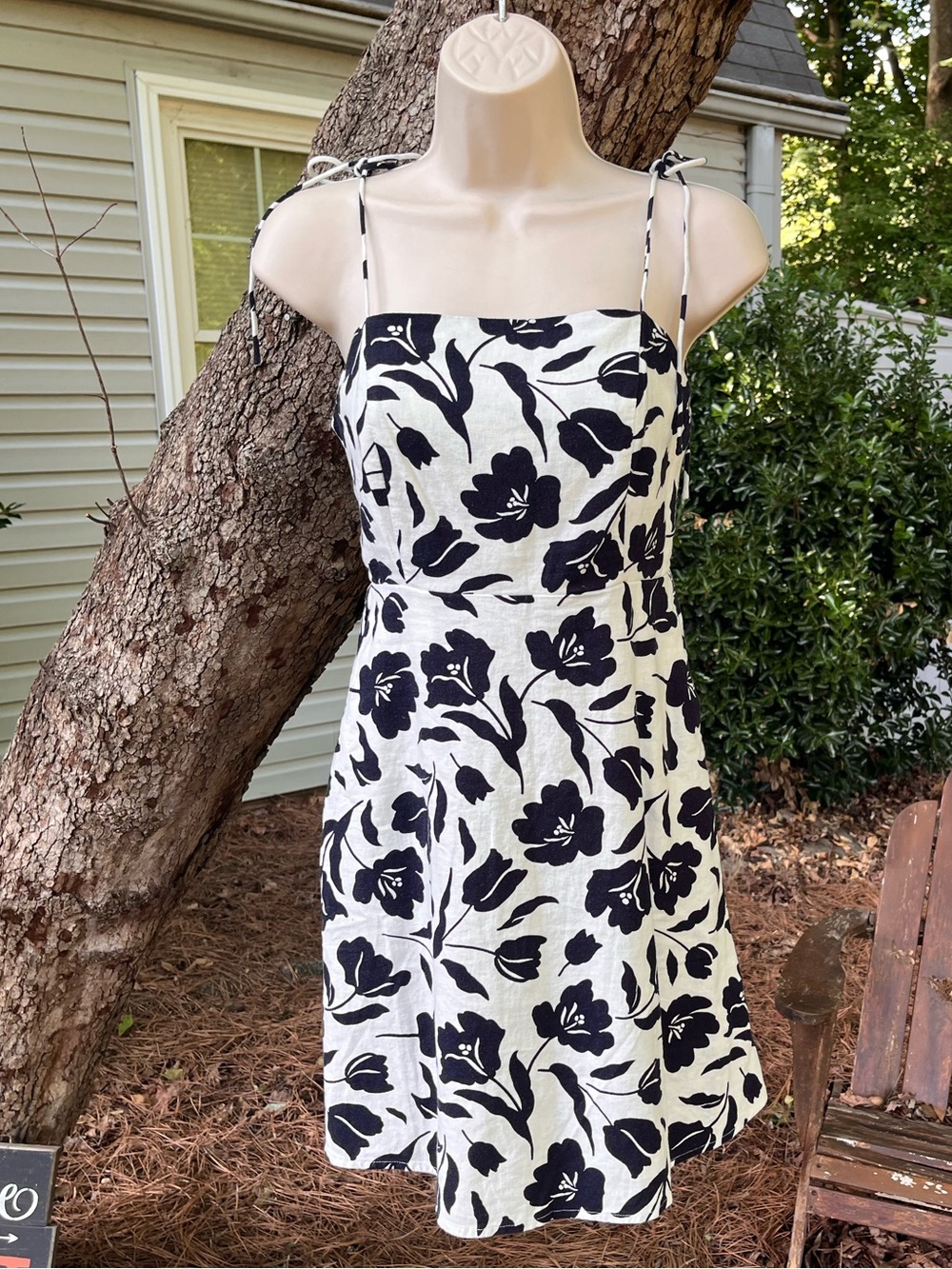 Adorable summer dress from Old Navy! Blue and white print   NWT